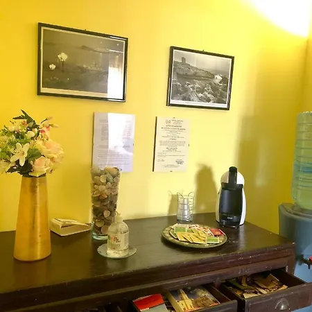 拉罗拉酒店 3* 莱切