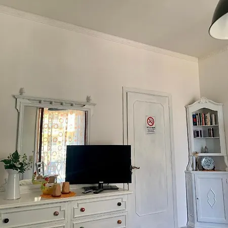 拉罗拉酒店 住宿加早餐酒店 莱切