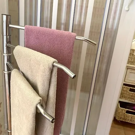 拉罗拉酒店 住宿加早餐酒店