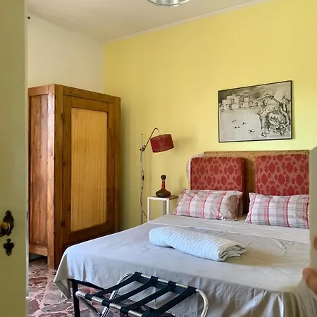 拉罗拉酒店 住宿加早餐酒店